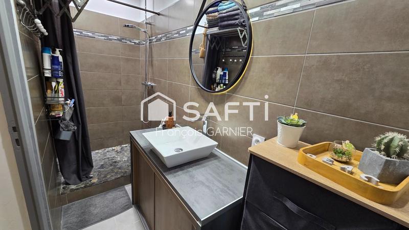 Local commercial - 218 m² - 6 pièces