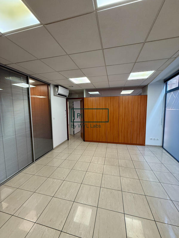 Local commercial - 102 m² - 5 pièces