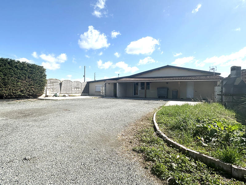 Local d'activité / Entrepôt - 207 m² - 4 pièces