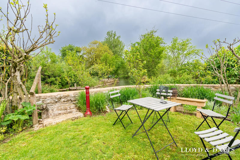 Maison - 272 m² - 8 pièces