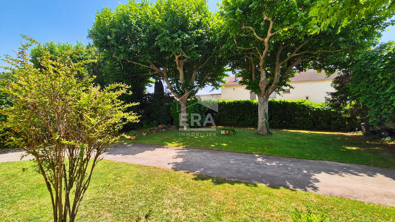 Maison - 180 m² - 9 pièces