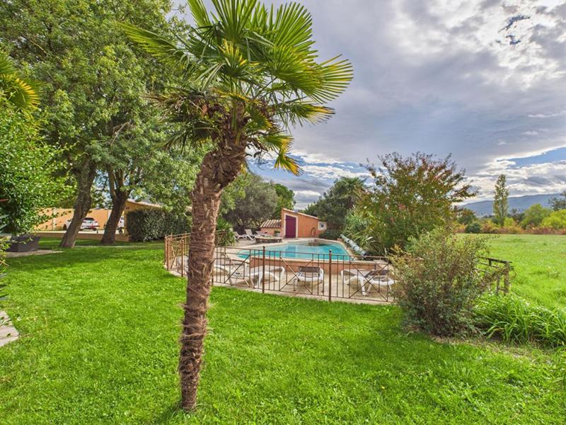 Maison - 640 m² - 26 pièces