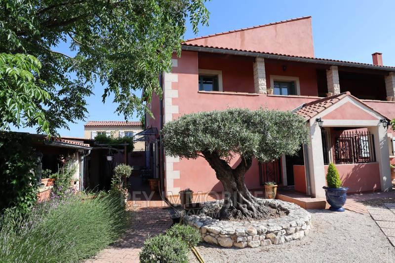 Villa - 292 m² - 12 pièces