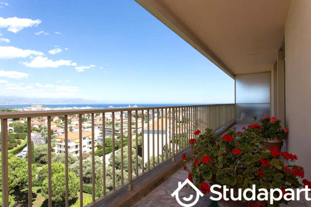 Chambre - 102 m² - 1 pièce