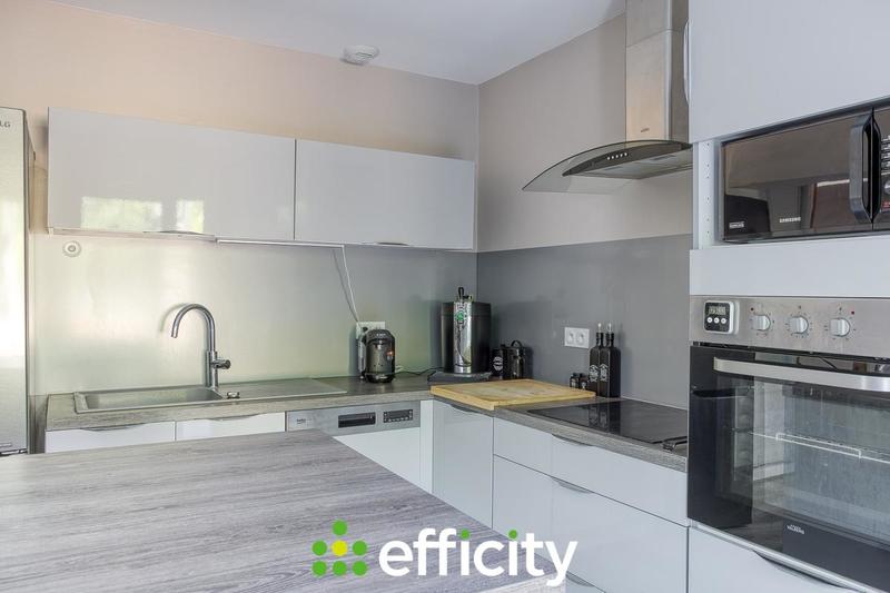 Appartement - 80 m² - 3 pièces