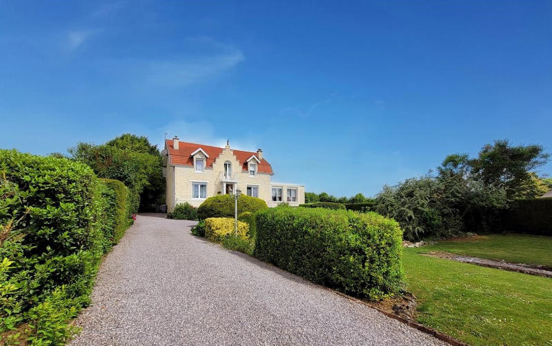 Maison - 209 m² - 8 pièces