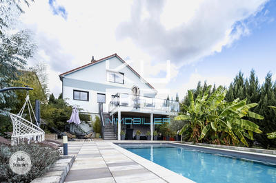 Maison - 183 m² - 7 pièces