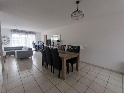 Maison - 104 m² - 4 pièces