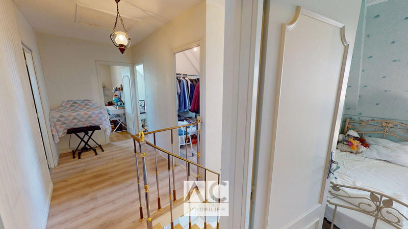 Maison - 152 m² - 7 pièces