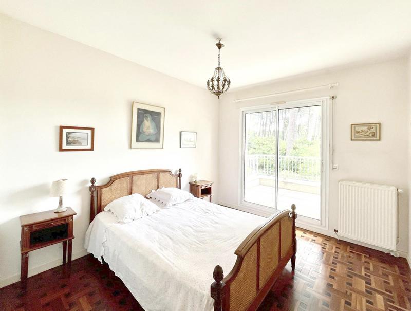 Villa - 222 m² - 6 pièces