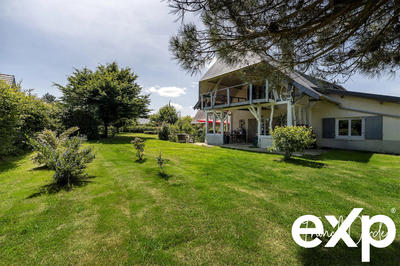 Maison - 280 m² - 11 pièces