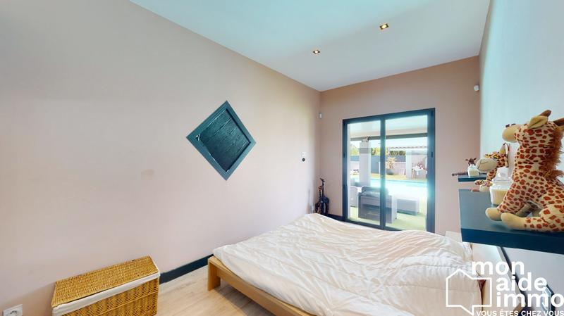 Maison contemporaine - 392 m² - 9 pièces