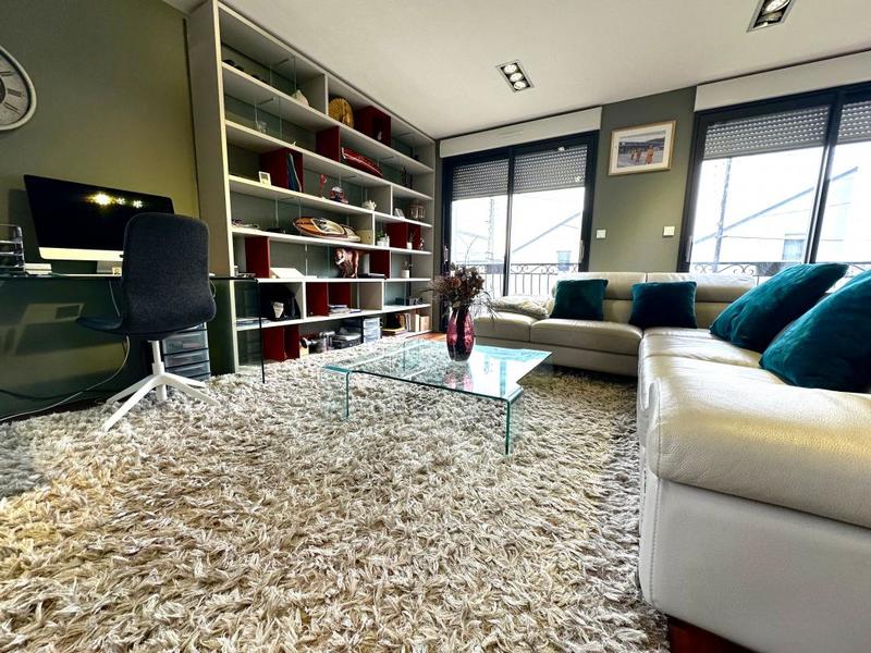 Maison - 188 m² - 8 pièces