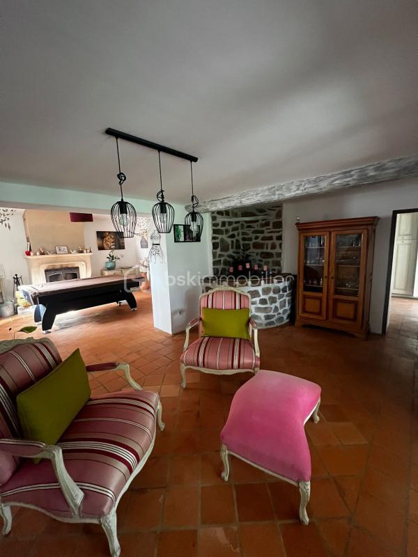 Maison - 195 m² - 7 pièces