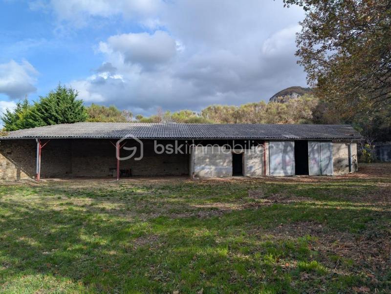 Demeure - 160 m² - 9 pièces