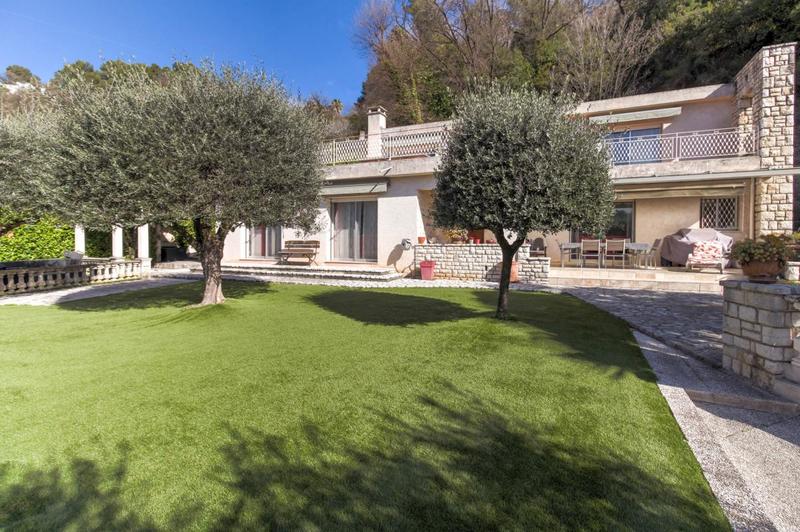 Maison - 193 m² - 5 pièces