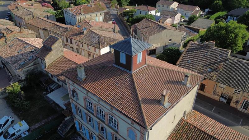 Maison - 460 m² - 20 pièces