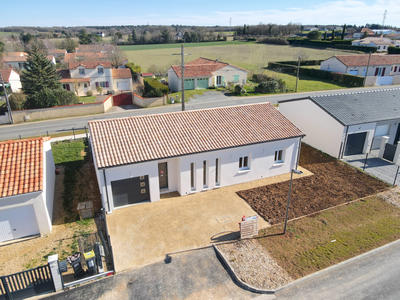 Maison - 95 m² - 4 pièces