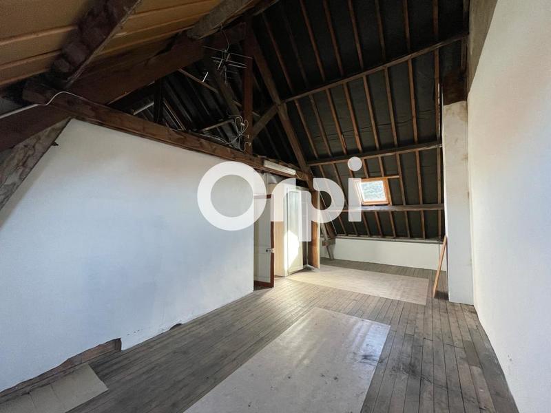 Maison - 226 m² - 12 pièces