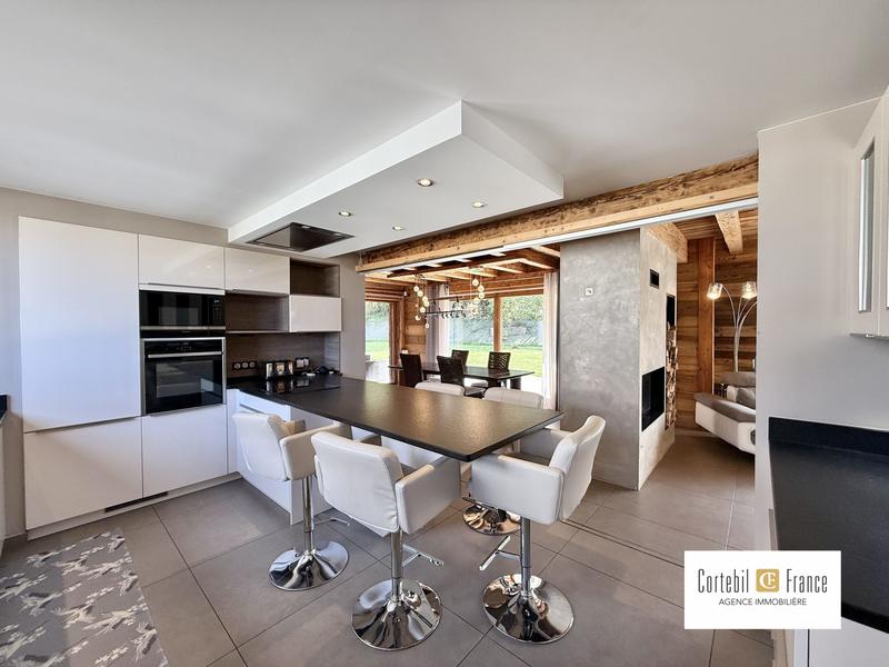 Châlet - 319 m² - 12 pièces