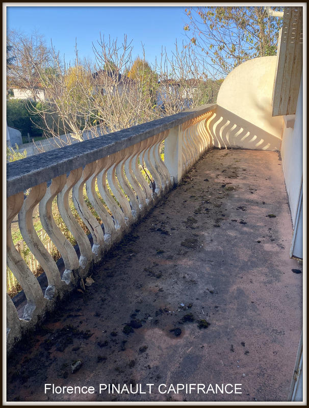 Maison - 218 m² - 10 pièces