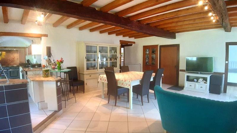 Maison - 200 m² - 9 pièces