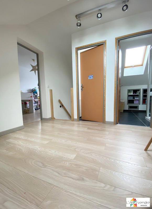 Maison traditionnelle - 100 m² - 5 pièces