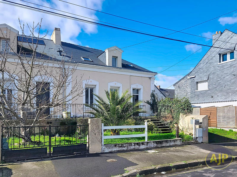 Maison - 138 m² - 6 pièces