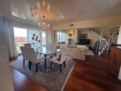 Duplex - 98 m² - 4 pièces