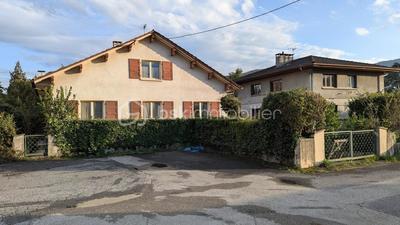 Maison de ville - 240 m² - 7 pièces