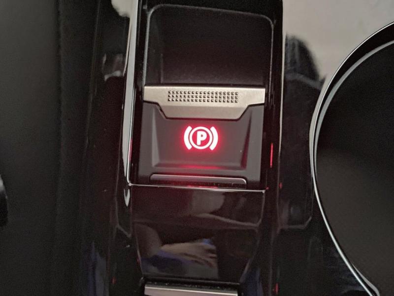 Peugeot 2008 II Hybrid 145 e-Dcs6 Allure