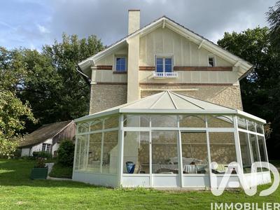 Maison - 210 m² - 7 pièces