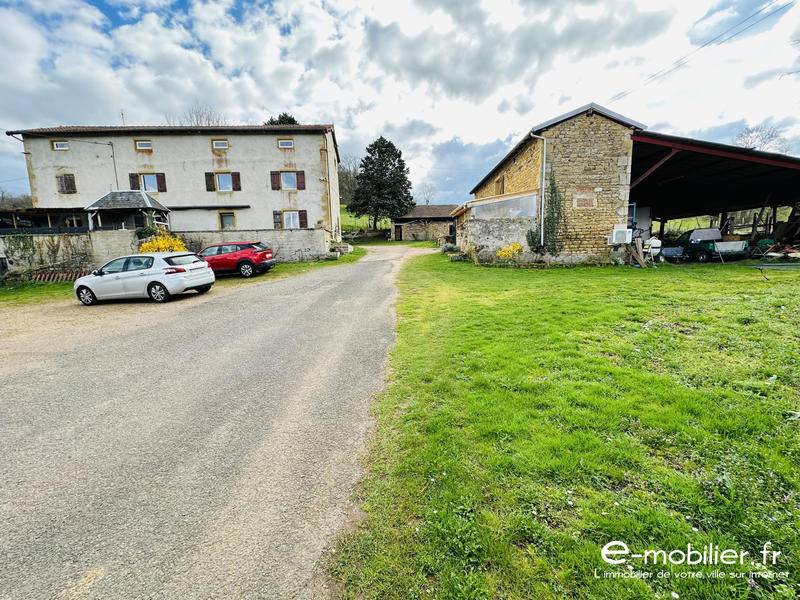 Maison - 299 m² - 12 pièces