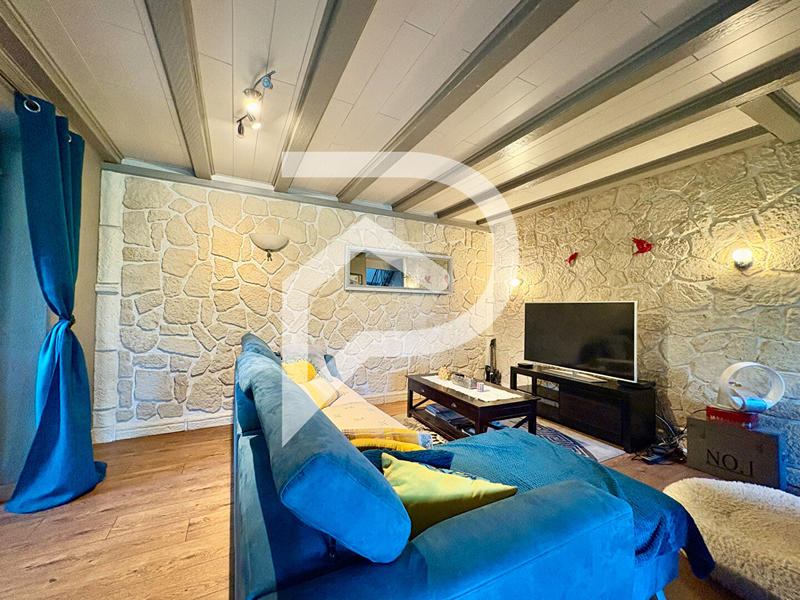 Maison - 180 m² - 8 pièces