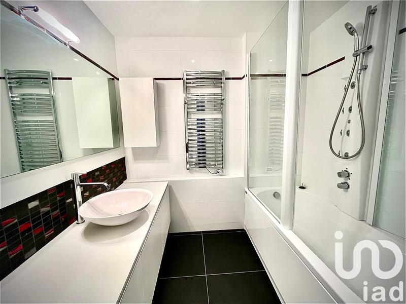 Maison - 360 m² - 13 pièces