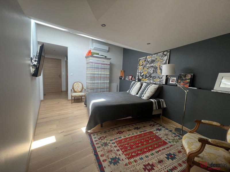 Appartement - 150 m² - 6 pièces