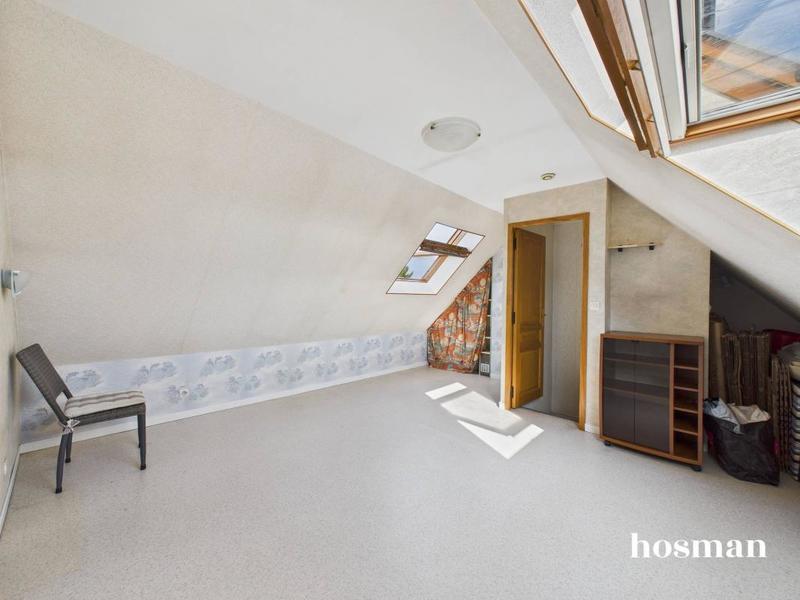 Maison - 97 m² - 5 pièces