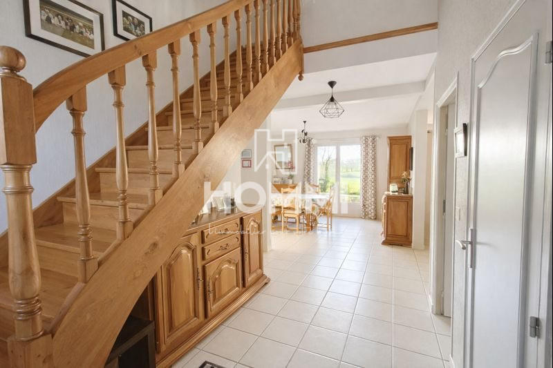 Maison traditionnelle - 140 m² - 6 pièces