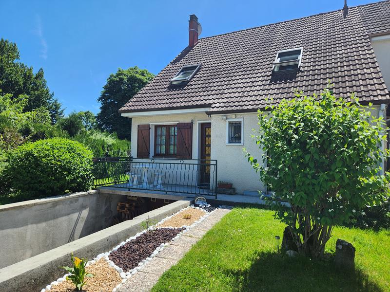 Maison - 102 m² - 5 pièces