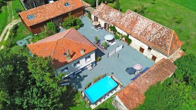 Maison - 281 m² - 7 pièces