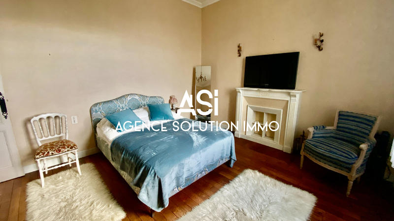 Maison - 280 m² - 12 pièces