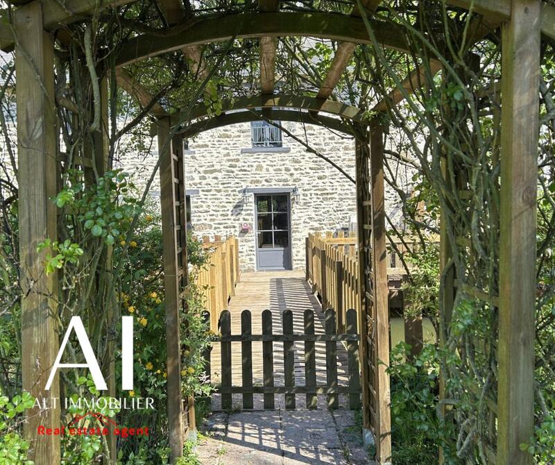 Maison ancienne - 261 m² - 11 pièces