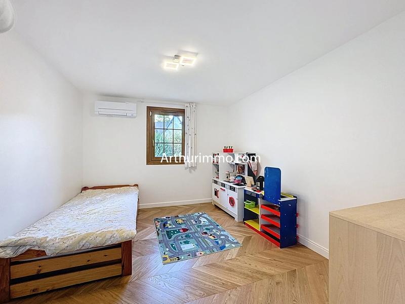 Maison - 232 m² - 9 pièces