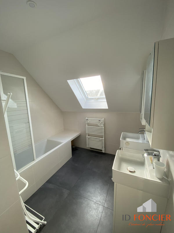 Maison - 95 m² - 6 pièces