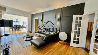 Maison - 205 m² - 7 pièces