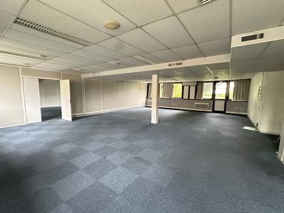 Bureau - 1 050 m²