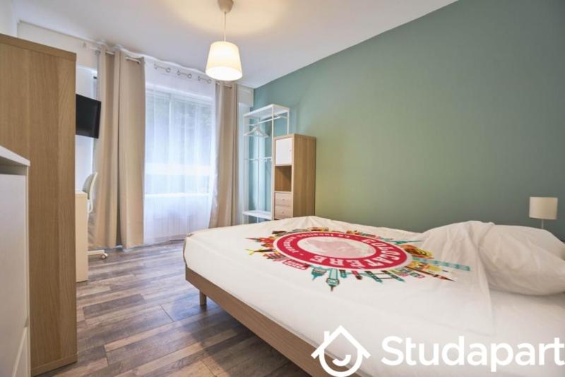 Chambre - 13 m² - 1 pièce