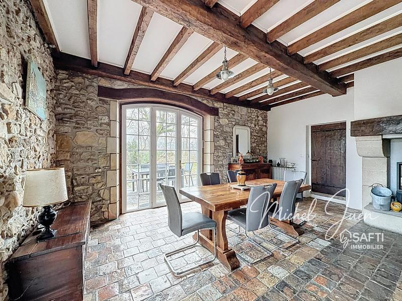 Maison - 253 m² - 5 pièces