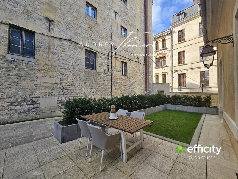 Appartement - 175 m² - 6 pièces