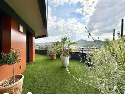 Appartement - 90 m² - 3 pièces